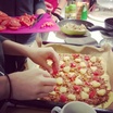Tyttöjen ilta Olotilalla (2014): askarreltiin koruja, laitettiin kynsiä ja tehtiin pizzaa